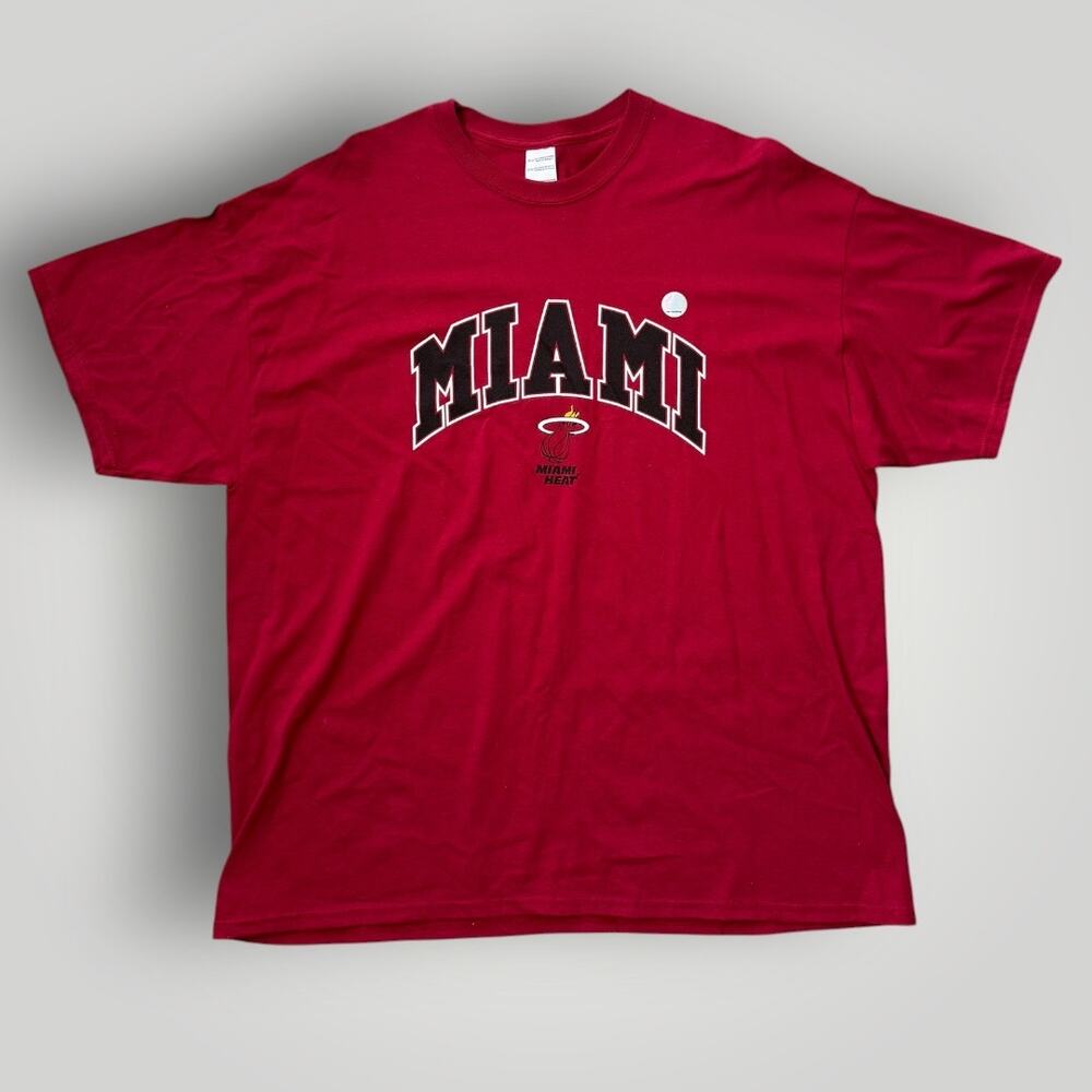 NBA Miami Heat Red Graphic T-Shirt Men’s 2XL Short Sleeve Basketball Tee